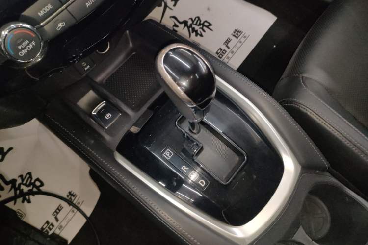 Used Nissan X-Trail 2017 2.5L CVT Leading Edition 4WD Gear Lever