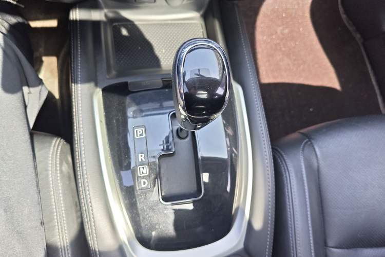 Used Nissan X-Trail 2017 2.0L CVT Comfort Edition 2WD Gear Lever