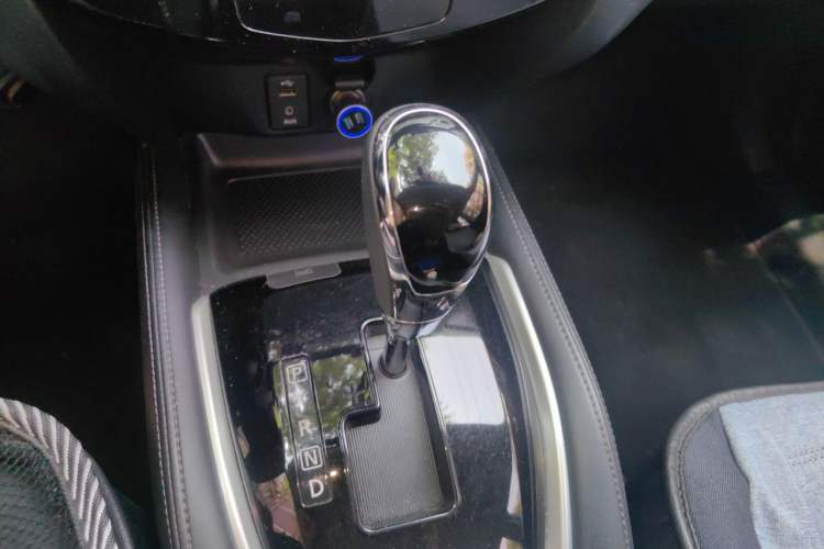 Used Nissan X-Trail 2017 2.0L CVT Comfort Edition 2WD Gear Lever