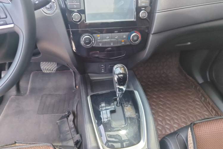 Used Nissan X-Trail 2017 2.0L CVT Comfort Edition 2WD Gear Lever
