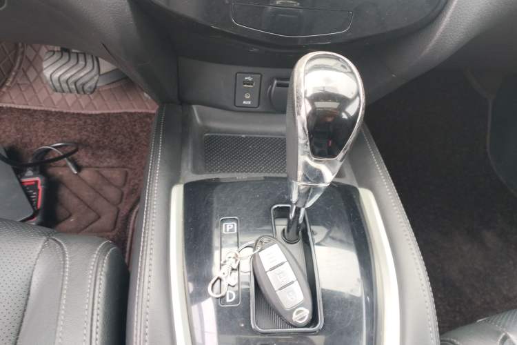 Used Nissan X-Trail 2017 2.0L CVT Comfort Edition 2WD Gear Lever