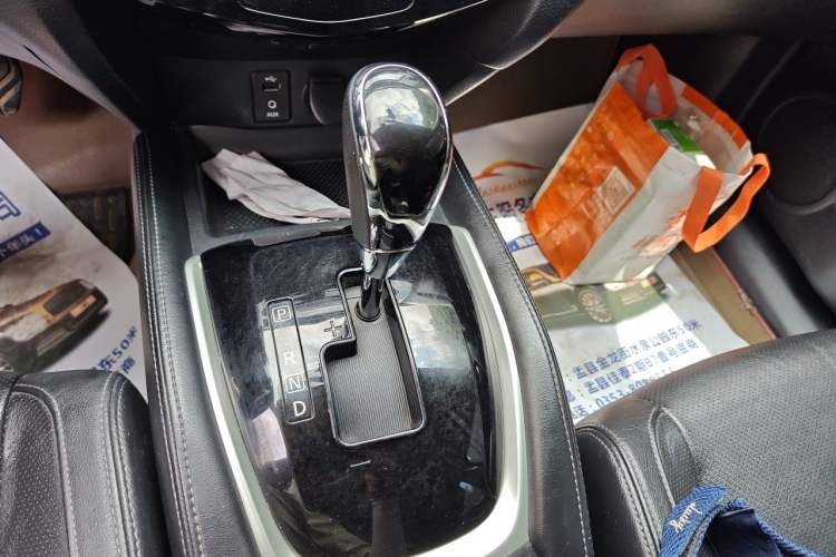 Used Nissan X-Trail 2017 2.0L CVT Comfort Edition 2WD Gear Lever