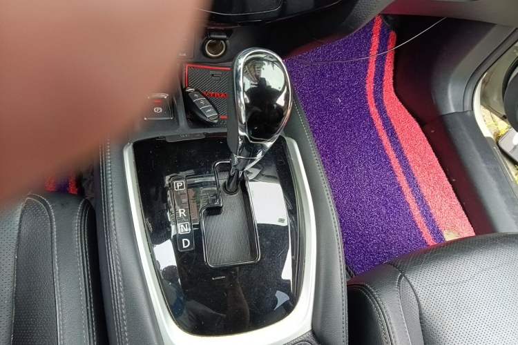 Used Nissan X-Trail 2017 2.5L CVT Luxury Edition 4WD Gear Lever