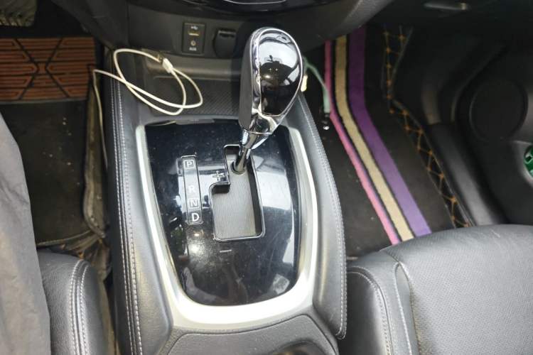 Used Nissan X-Trail 2017 2.0L CVT Comfort Edition 2WD Gear Lever