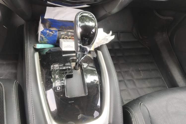 Used Nissan X-Trail 2017 2.0L CVT Comfort Edition 2WD Gear Lever