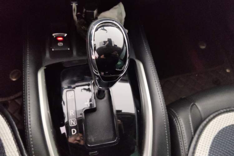Used Nissan X-Trail 2017 2.5L CVT Luxury Edition 4WD Gear Lever