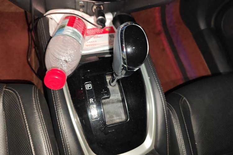 Used Nissan X-Trail 2017 2.0L CVT Comfort Edition 2WD Gear Lever