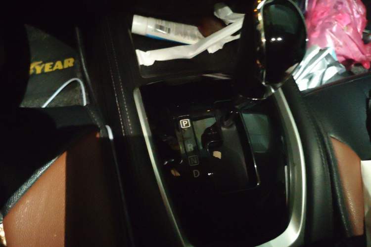 Used Nissan X-Trail 2017 2.0L CVT Comfort Edition 2WD Gear Lever