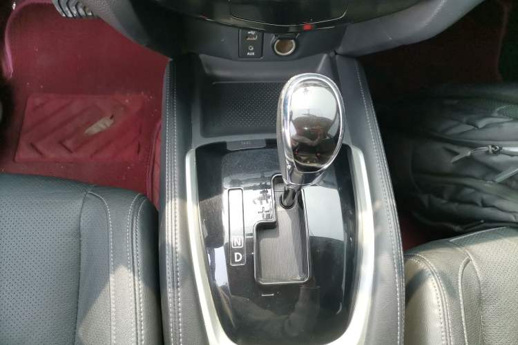 Used Nissan X-Trail 2017 2.0L CVT Comfort Edition 2WD Gear Lever