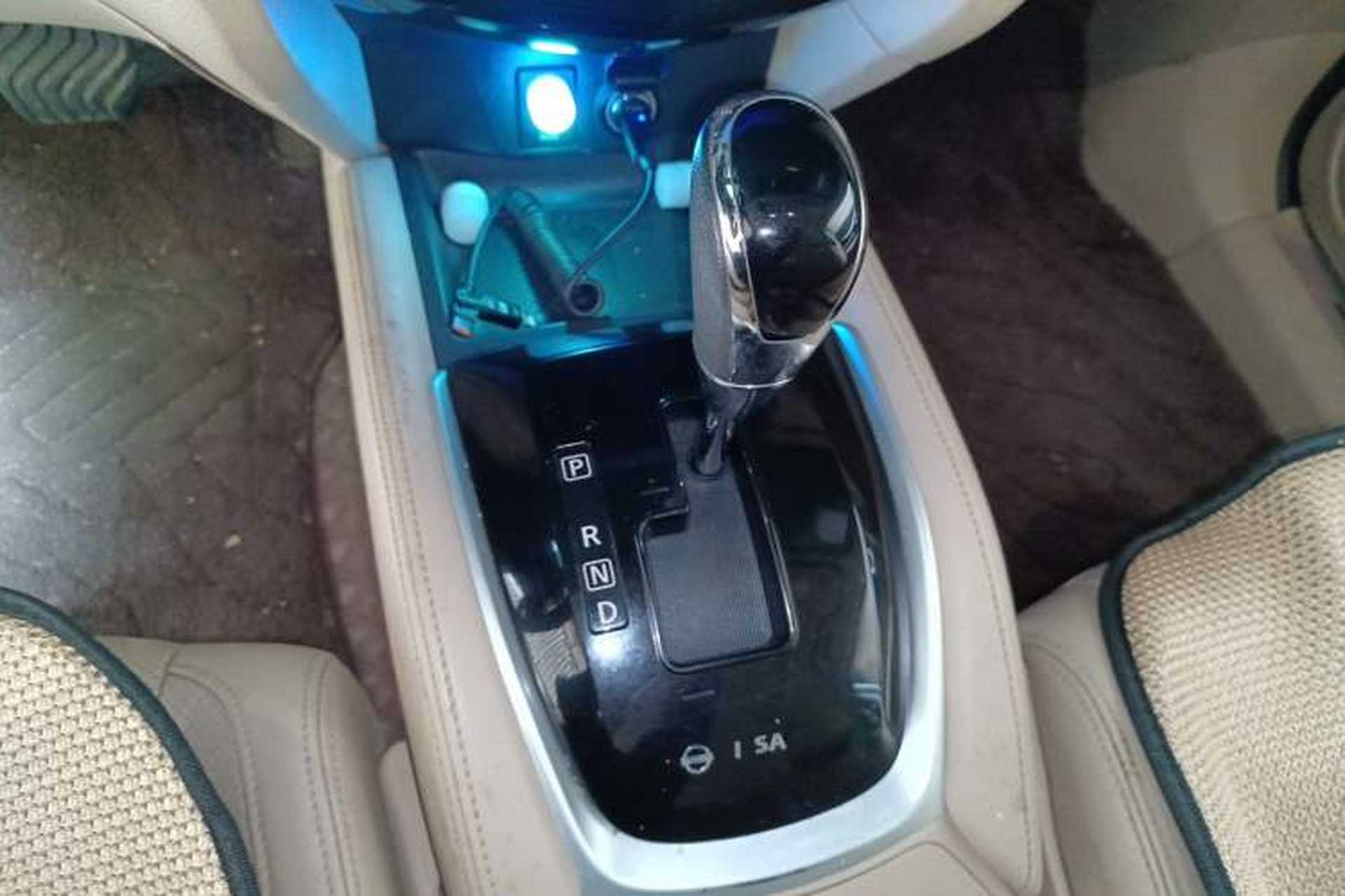 Used Nissan X-Trail 2017 2.0L CVT Comfort Edition 2WD Gear Lever