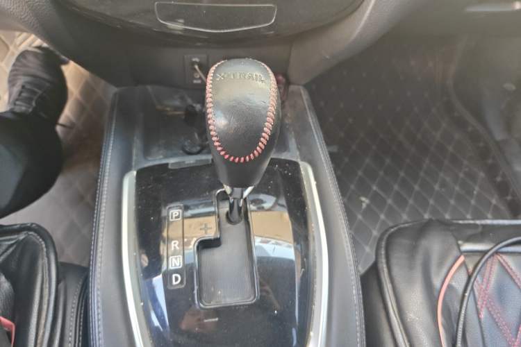 Used Nissan X-Trail 2017 2.0L CVT Comfort Edition 2WD Gear Lever