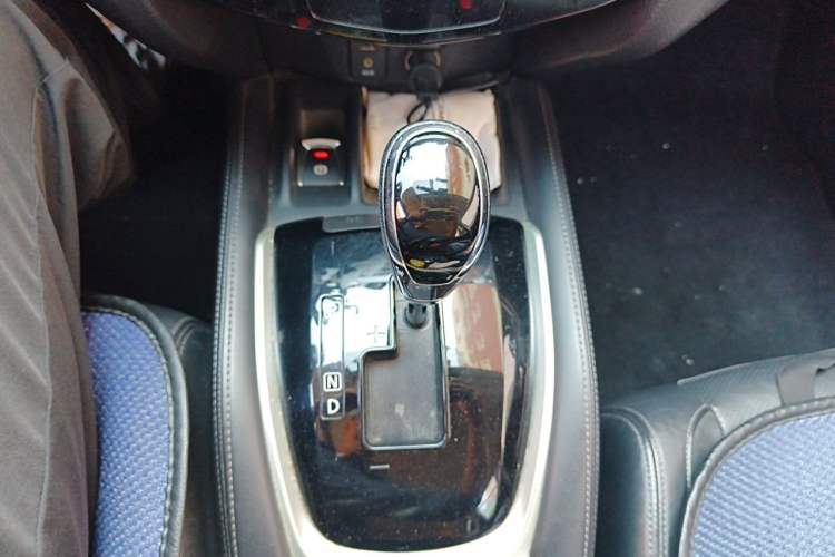 Used Nissan X-Trail 2017 2.5L CVT Leading Edition 4WD Gear Lever