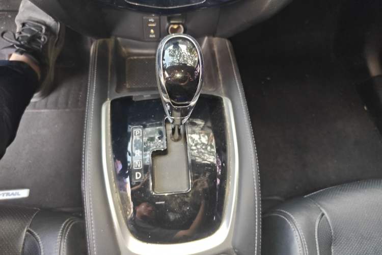 Used Nissan X-Trail 2017 2.0L CVT Comfort Edition 2WD Gear Lever