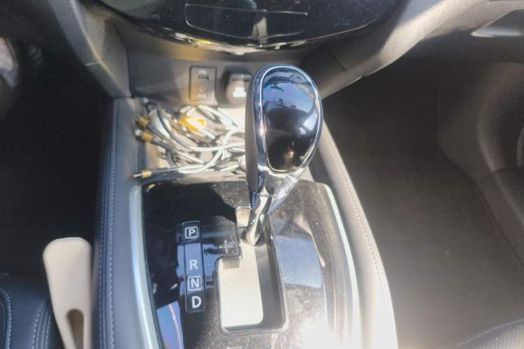 Used Nissan X-Trail 2017 2.0L CVT Comfort Edition 2WD Gear Lever