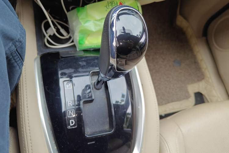 Used Nissan X-Trail 2017 2.0L CVT Comfort Edition 2WD Gear Lever