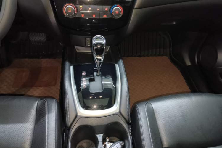Used Nissan X-Trail 2017 2.0L CVT Comfort Edition 2WD Gear Lever