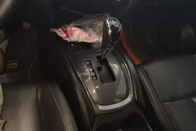 Used Nissan X-Trail 2017 2.5L CVT Luxury Edition 4WD Gear Lever