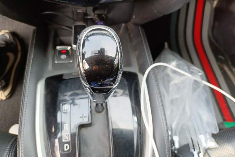 Used Nissan X-Trail 2017 2.5L CVT Luxury Edition 4WD Gear Lever