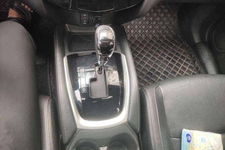 Used Nissan X-Trail 2017 2.0L CVT Comfort Edition 2WD Gear Lever