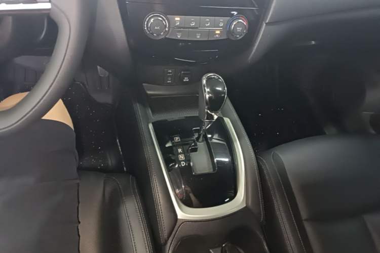 Used Nissan X-Trail 2017 2.0L CVT Comfort Edition 2WD Gear Lever