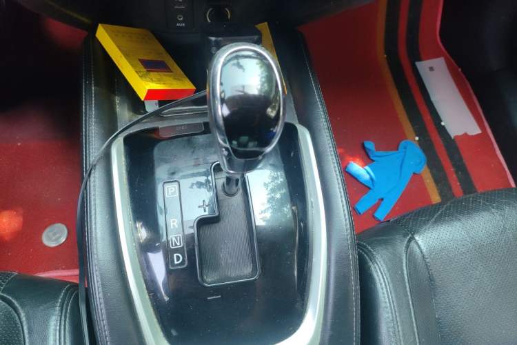 Used Nissan X-Trail 2017 2.0L CVT Comfort Edition 2WD Gear Lever
