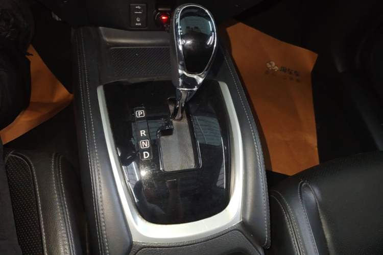 Used Nissan X-Trail 2017 2.0L CVT Comfort Edition 2WD Gear Lever