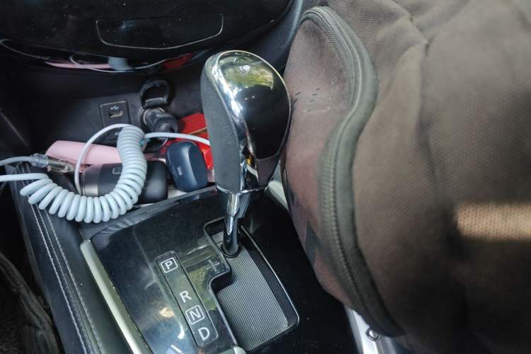 Used Nissan X-Trail 2017 2.0L CVT Comfort Edition 2WD Gear Lever