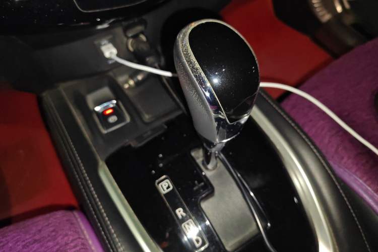 Used Nissan X-Trail 2017 2.5L CVT Leading Edition 4WD Gear Lever