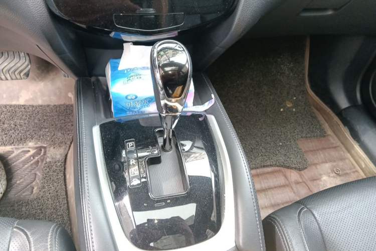 Used Nissan X-Trail 2017 2.0L CVT Comfort Edition 2WD Gear Lever