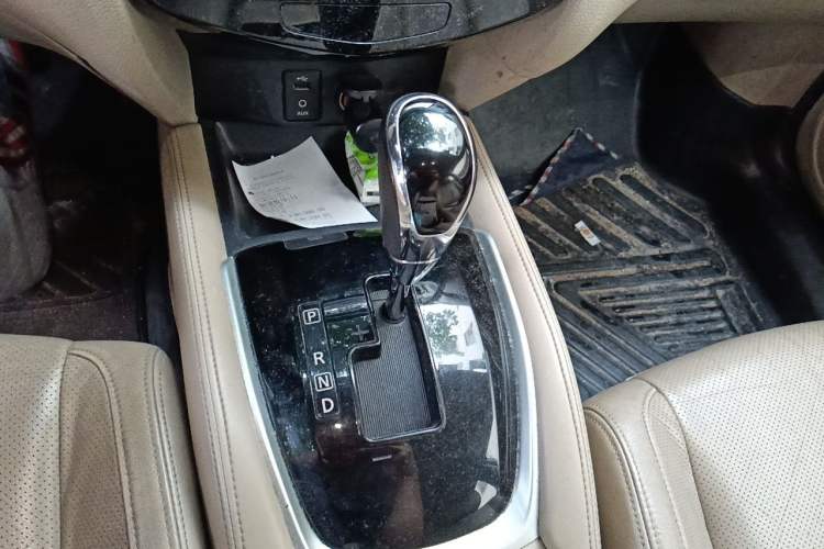 Used Nissan X-Trail 2017 2.0L CVT Comfort Edition 2WD Gear Lever