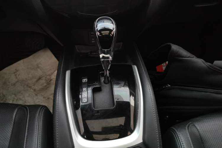 Used Nissan X-Trail 2017 2.0L CVT Comfort Edition 2WD Gear Lever
