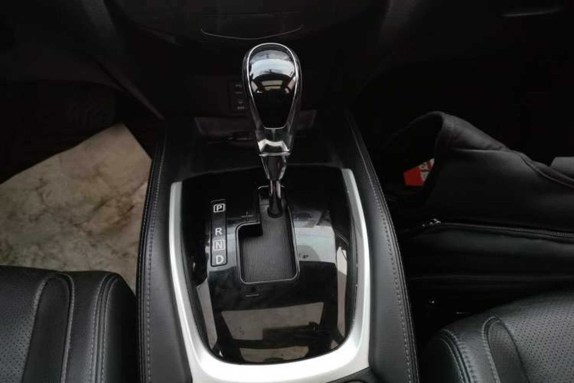 Used Nissan X-Trail 2017 2.0L CVT Comfort Edition 2WD Gear Lever