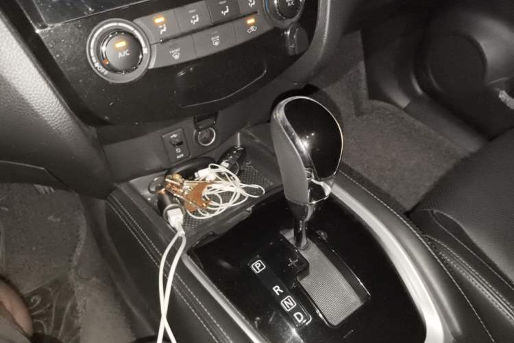 Used Nissan X-Trail 2017 2.0L CVT Comfort Edition 2WD Gear Lever