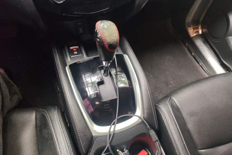 Used Nissan X-Trail 2017 2.5L CVT Leading Edition 4WD Gear Lever