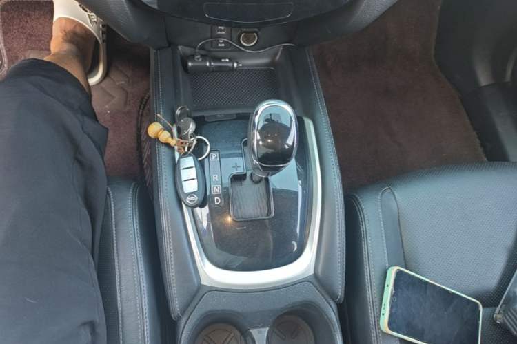 Used Nissan X-Trail 2017 2.0L CVT Comfort Edition 2WD Gear Lever