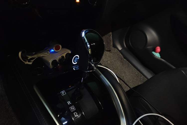 Used Nissan X-Trail 2017 2.0L CVT Comfort Edition 2WD Gear Lever