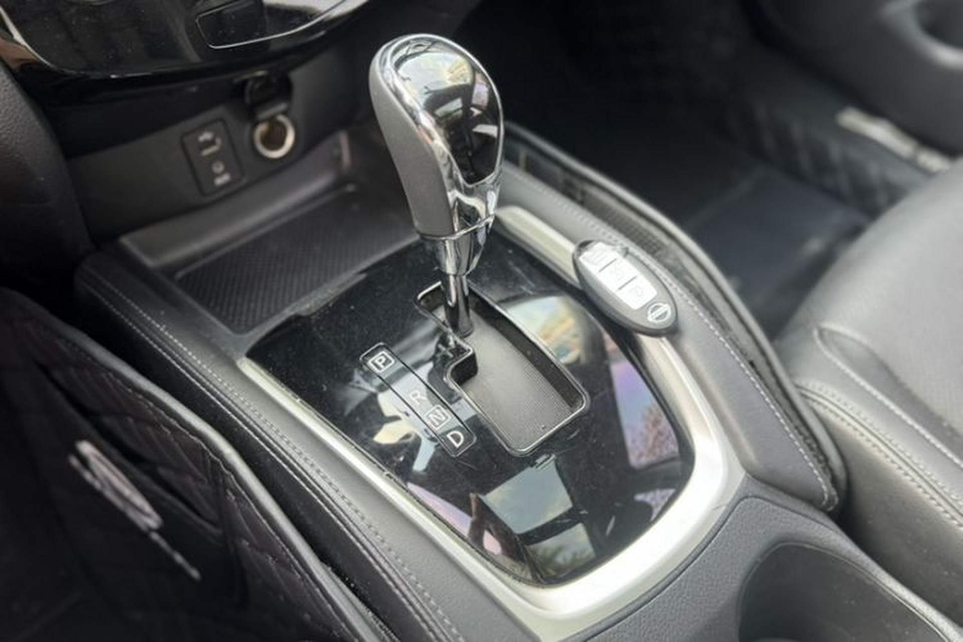 Used Nissan X-Trail 2017 2.0L CVT Comfort Edition 2WD Gear Lever