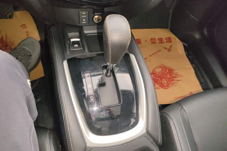 Used Nissan X-Trail 2017 2.5L CVT Luxury Edition 4WD Gear Lever