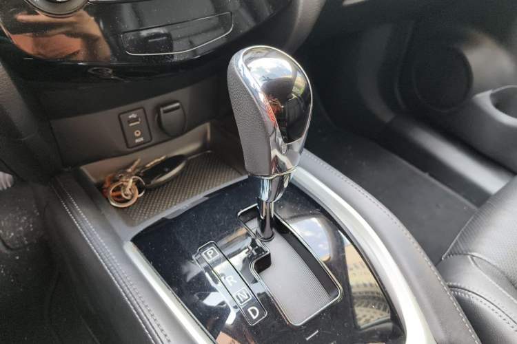 Used Nissan X-Trail 2017 2.0L CVT Comfort Edition 2WD Gear Lever