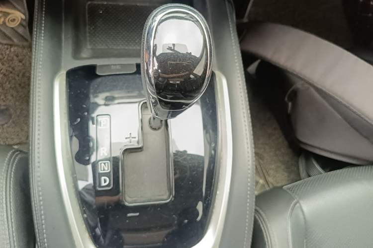 Used Nissan X-Trail 2017 2.0L CVT 7-Seater Comfort Edition 2WD Gear Lever