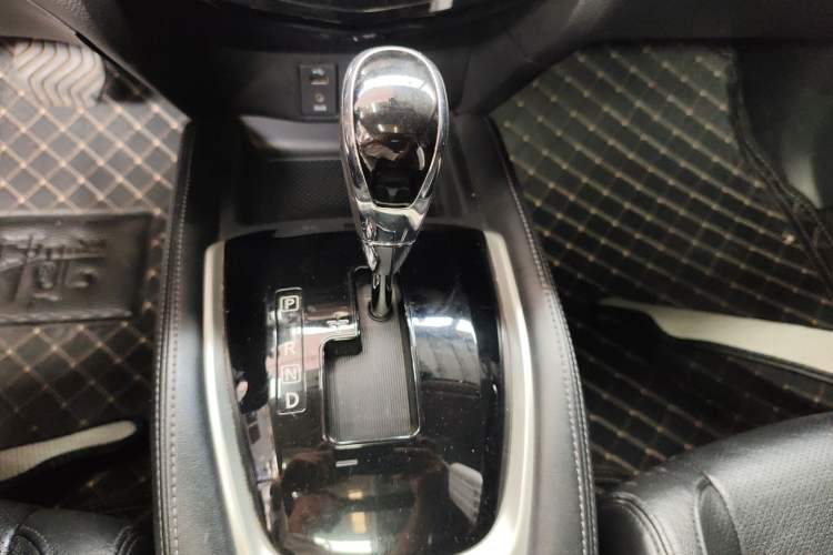 Used Nissan X-Trail 2017 2.0L CVT Comfort Edition 2WD Gear Lever