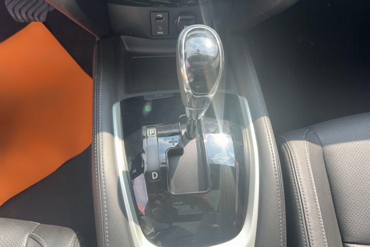 Used Nissan X-Trail 2017 2.0L CVT Comfort Edition 2WD Gear Lever