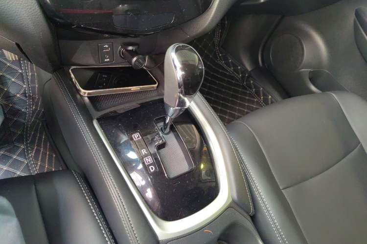 Used Nissan X-Trail 2017 2.0L CVT Fashion Edition 2WD Gear Lever
