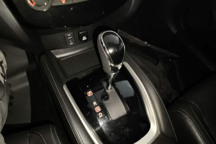 Used Nissan X-Trail 2017 2.0L CVT Comfort Edition 2WD Gear Lever