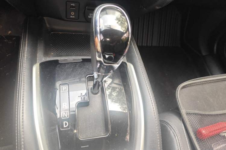 Used Nissan X-Trail 2017 2.0L CVT Comfort Edition 2WD Gear Lever