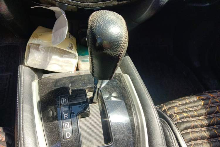 Used Nissan X-Trail 2017 2.0L CVT Comfort Edition 2WD Gear Lever