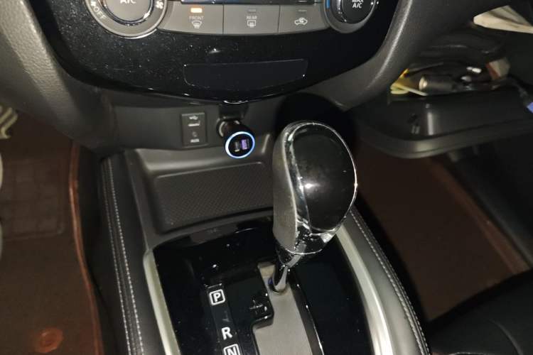 Used Nissan X-Trail 2017 2.0L CVT Comfort Edition 2WD Gear Lever