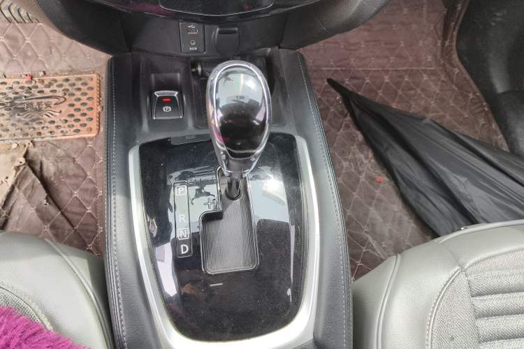 Used Nissan X-Trail 2017 2.5L CVT Leading Edition 4WD Gear Lever