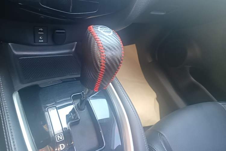 Used Nissan X-Trail 2017 2.0L CVT Comfort Edition 2WD Gear Lever