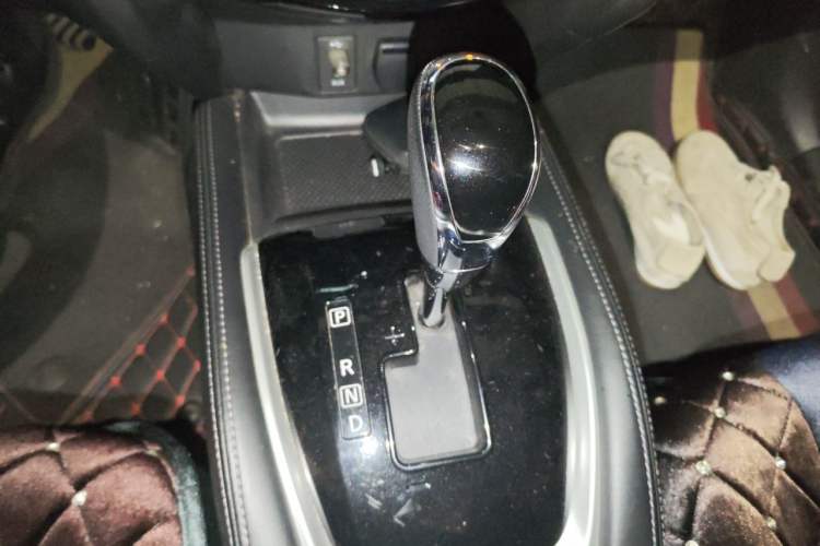 Used Nissan X-Trail 2017 2.0L CVT Comfort Edition 2WD Gear Lever
